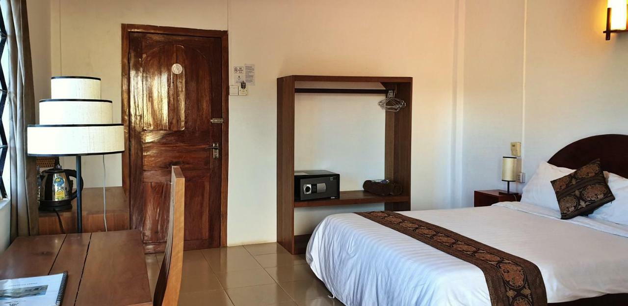 Kool Kampot Hotel Exterior photo