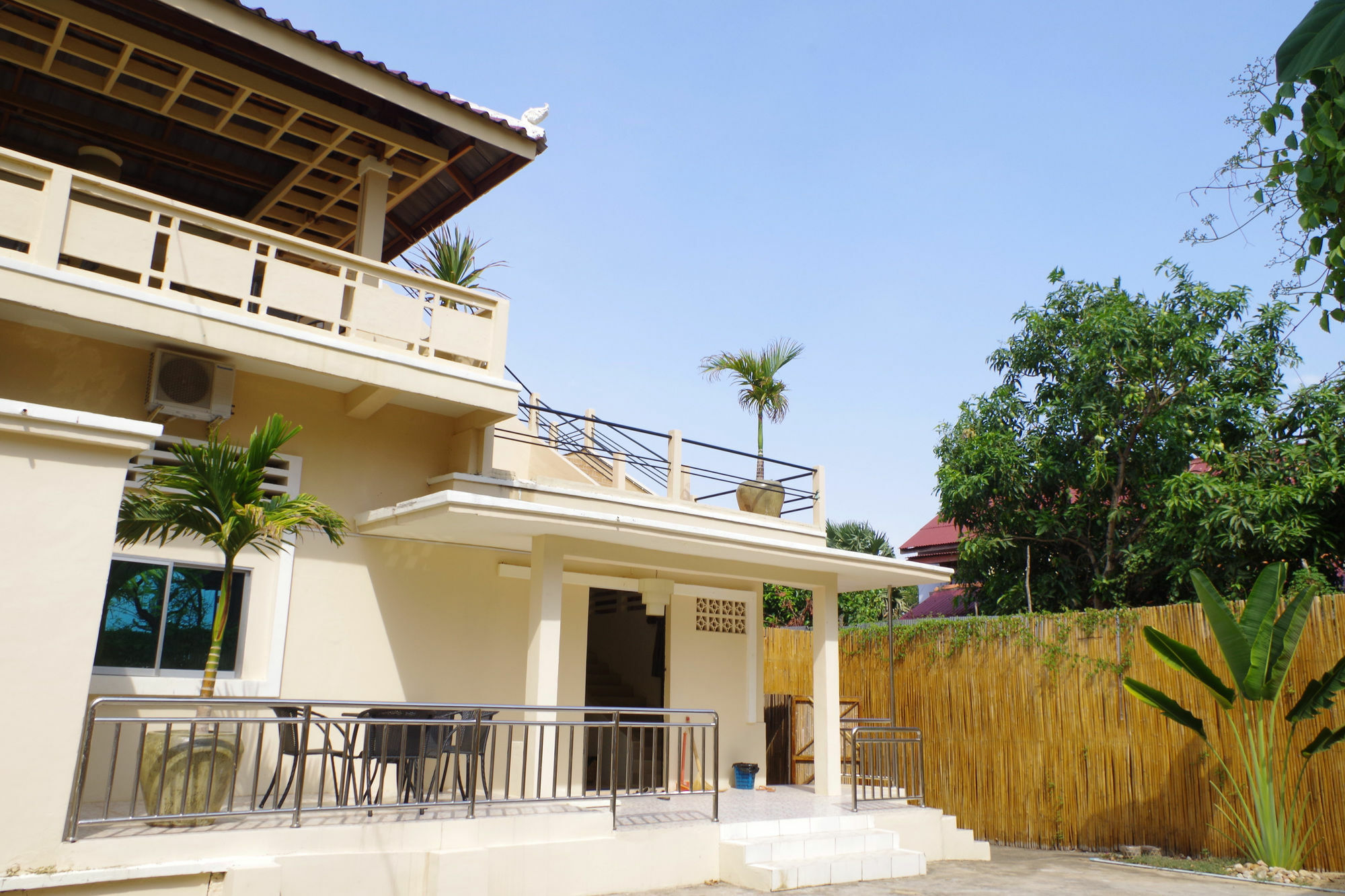 Kool Kampot Hotel Exterior photo