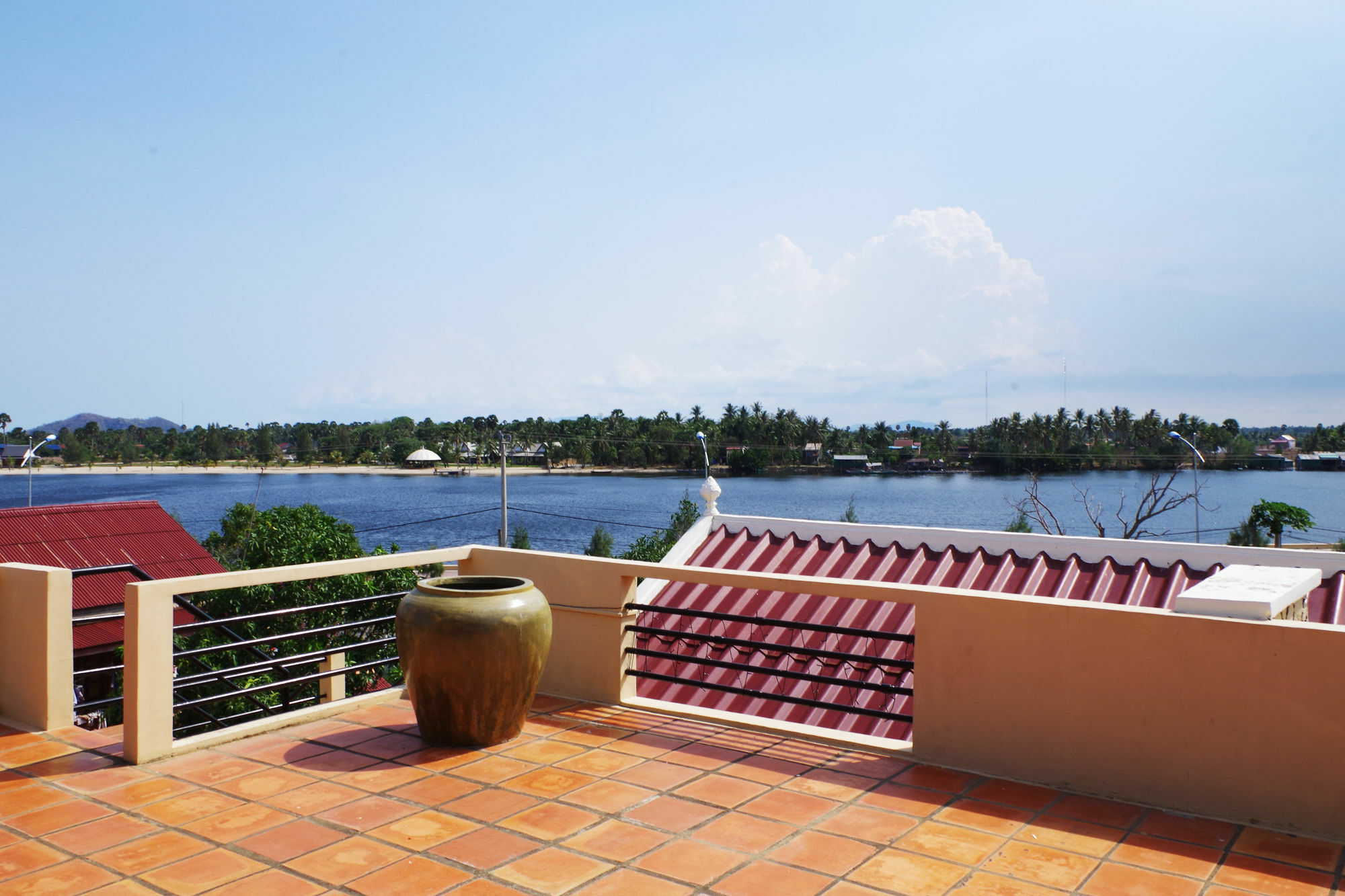 Kool Kampot Hotel Exterior photo