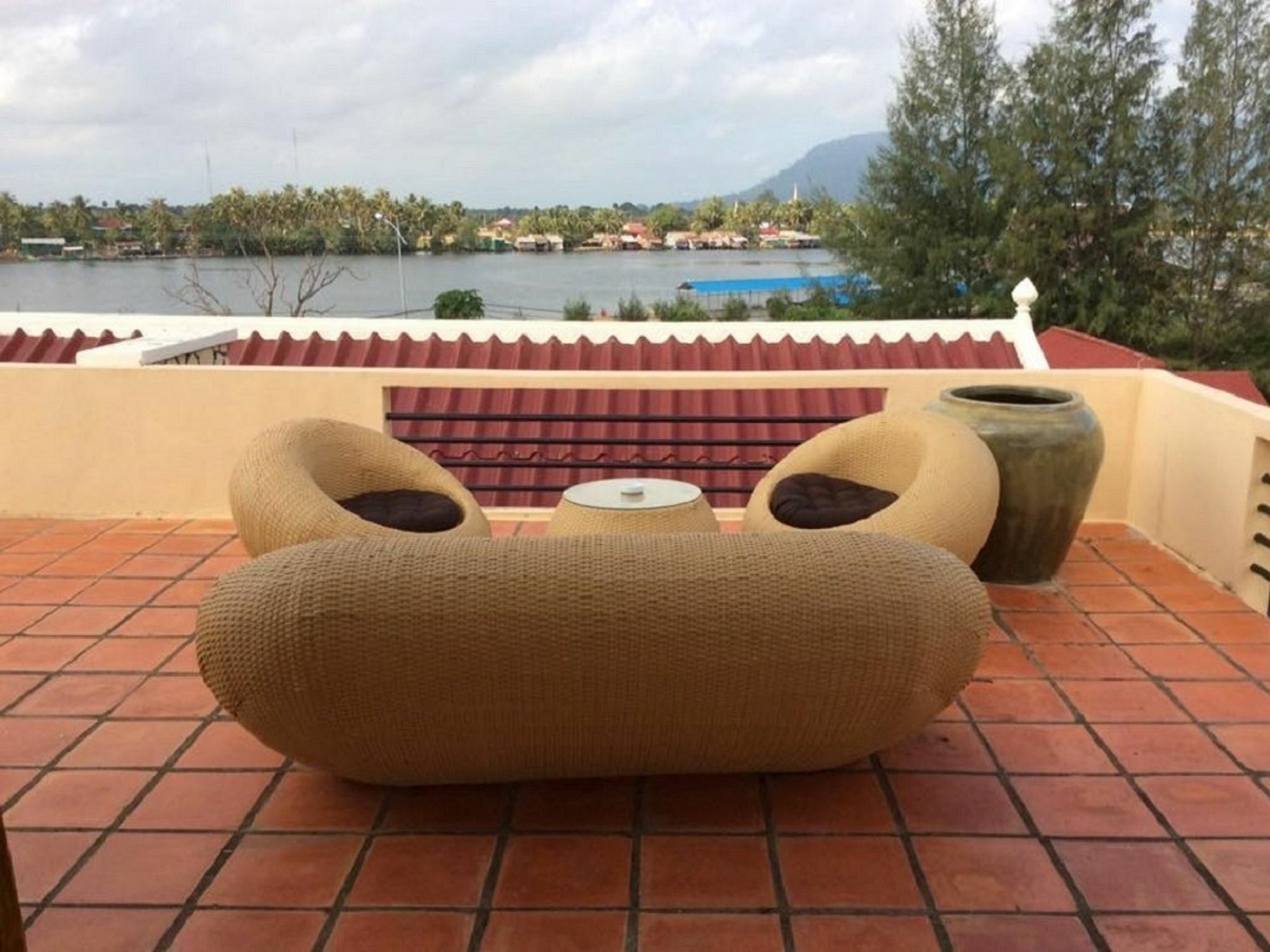 Kool Kampot Hotel Exterior photo