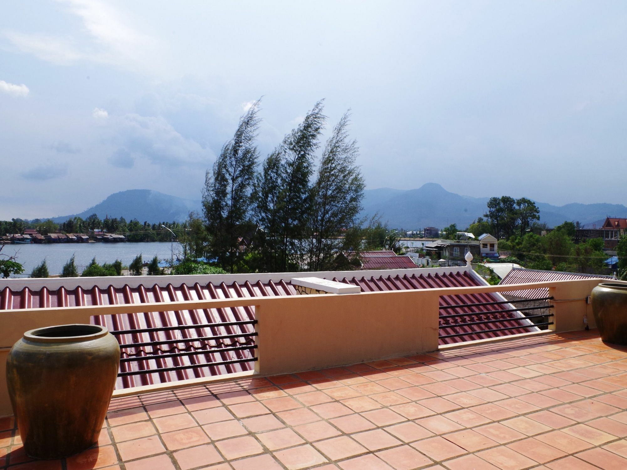 Kool Kampot Hotel Exterior photo
